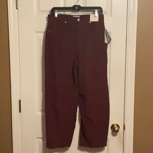 Universal Thread High Rise Barrel Leg Women’s Burgundy Corduroy Pants Size 8 NWT